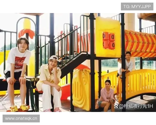 全红婵站在人群里像邻家小妹，手腕上的那块表把我惊到了