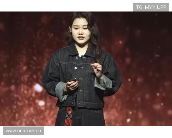 张家齐训练完偷偷吃炸鸡被教练抓包，结果第二天跳水池边啃苹果像在演苦情剧