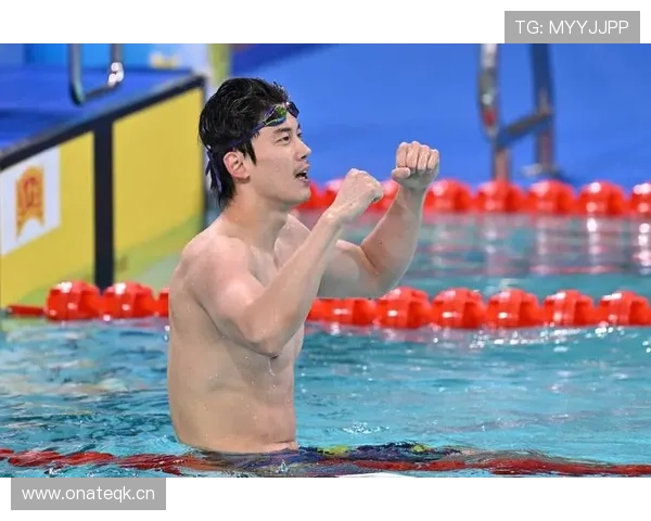 汪顺赛场冷静得像机器，私下生活照却像邻居大哥，这反差我顶不住