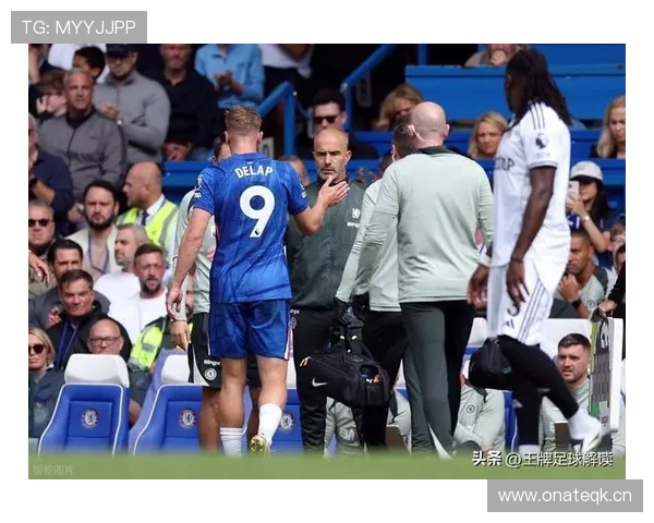 切尔西防线整体站位问题频现，当前阶段稳定性面临考验，防守表现受限